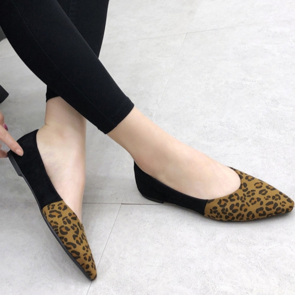 Leopard Printed Patchwork Pointed Flats